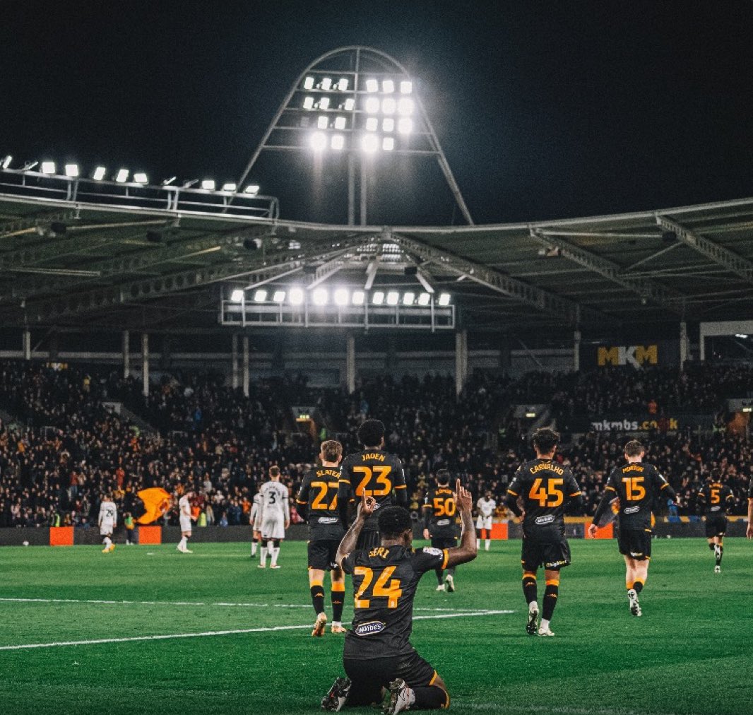 Thanks to results elsewhere, City have the chance to keep our play off dream alive going into the final day of the season.. IF we can get a result tonight. Tonight’s game is now massive. Come on City!!!⚫️🟠 #hcafc