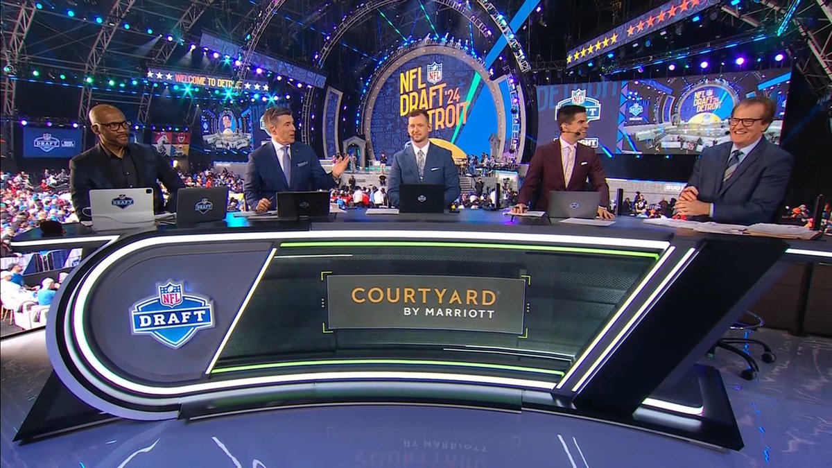 #NFLDraft Day 3 is officially underway in Detroit - the payoff day for many months and countless hours of film study & evaluations. Our ESPN team of @ReceDavis @LRiddickESPN @nfldraftscout @FieldYates and, of course, @MelKiperESPN is ready to go.