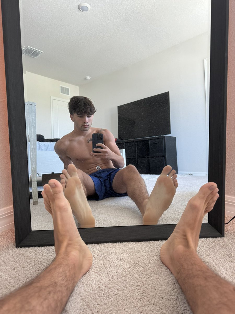 Masterjay2003's tweet photo. Whos gonna rub these feet https://t.co/m44NR1wPaT