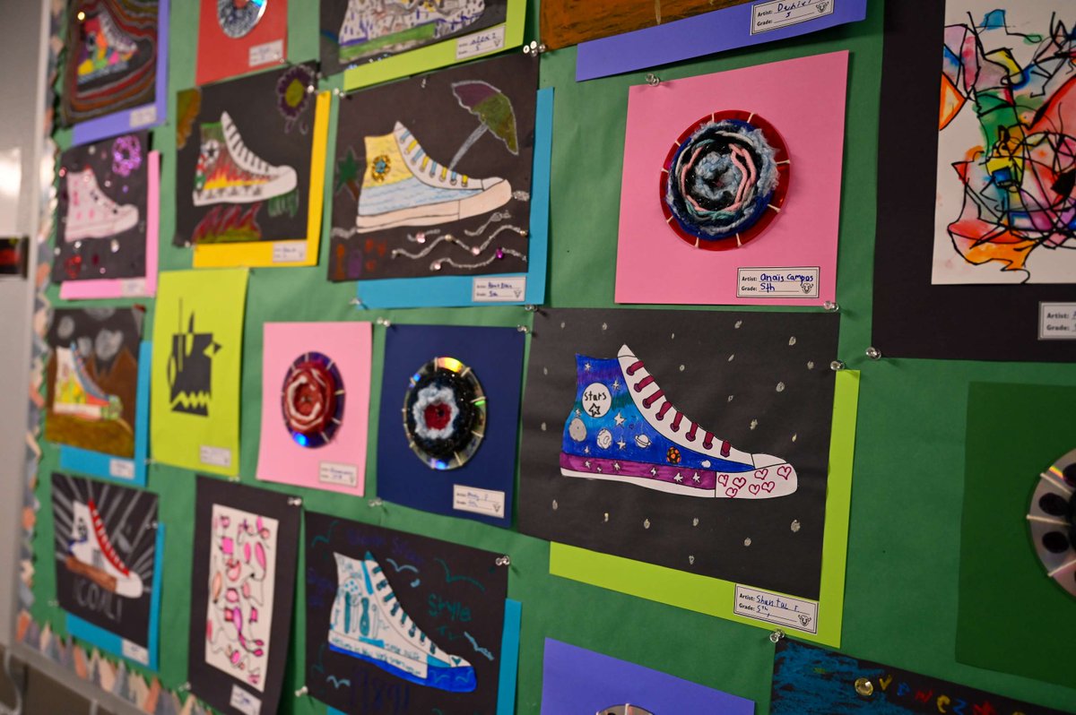 Thank you to everyone who made @NavajoSUSD's Art Walk a success! We're thrilled to showcase the talent and creativity of our students, and it's been wonderful seeing families come together to celebrate Navajo's student artists!
