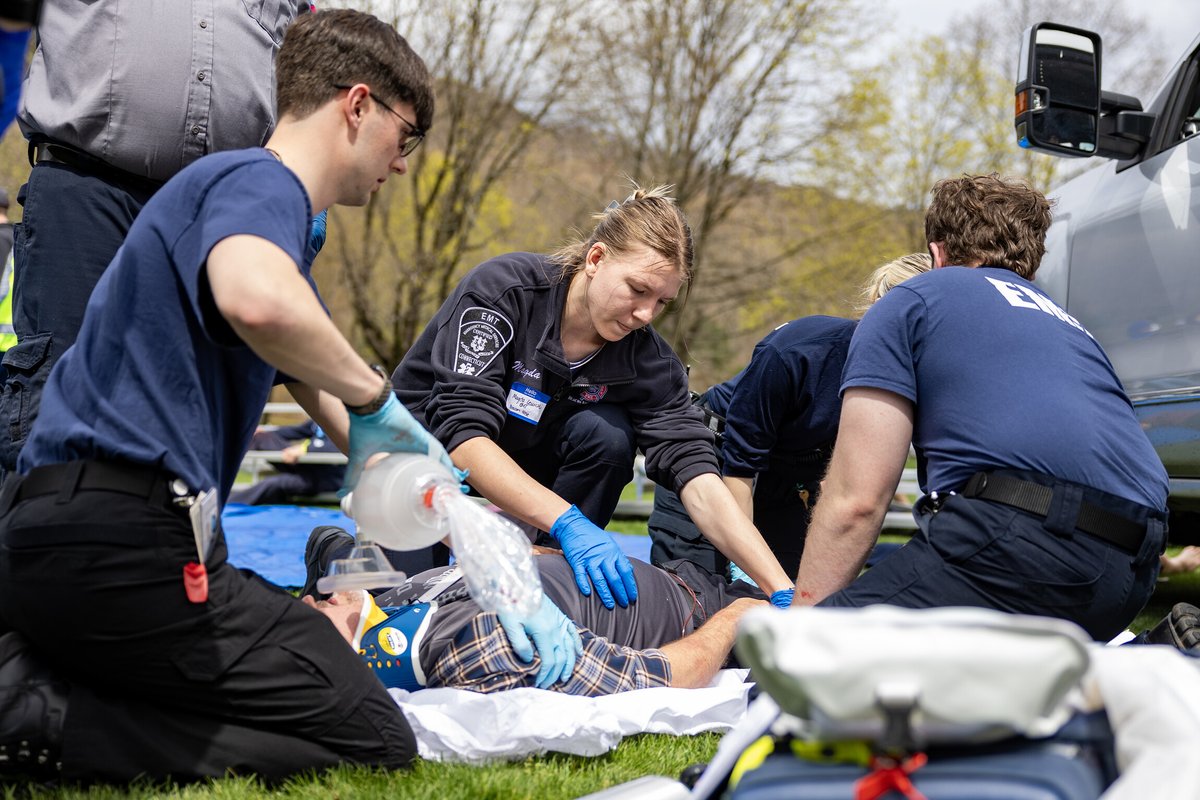 Training exercise offers @QUStudentEMS opportunity to learn with area first responders and be prepared to be there when it matters most: go.qu.edu/EMSTraining24