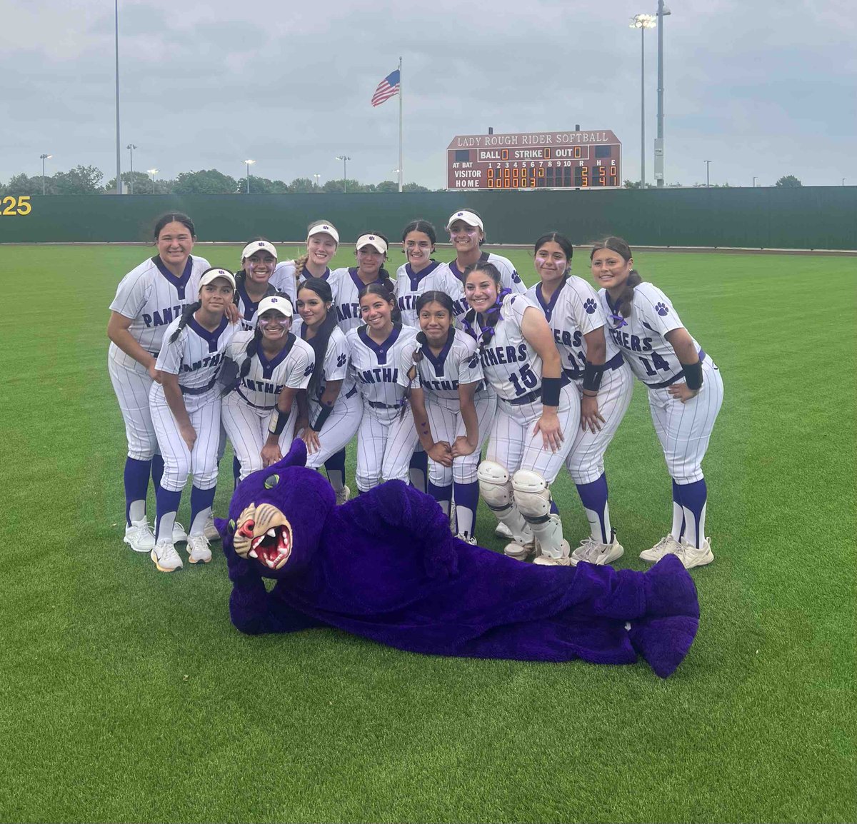 PaschalFWISD's tweet photo. We hope you will bring your Panther Pride to Saginaw HS today @2 PM to support our Lady Panthers as we go for the win to secure our spot in the next round of playoffs! #wewantthis #panthernation https://t.co/wQq8hNbLuH