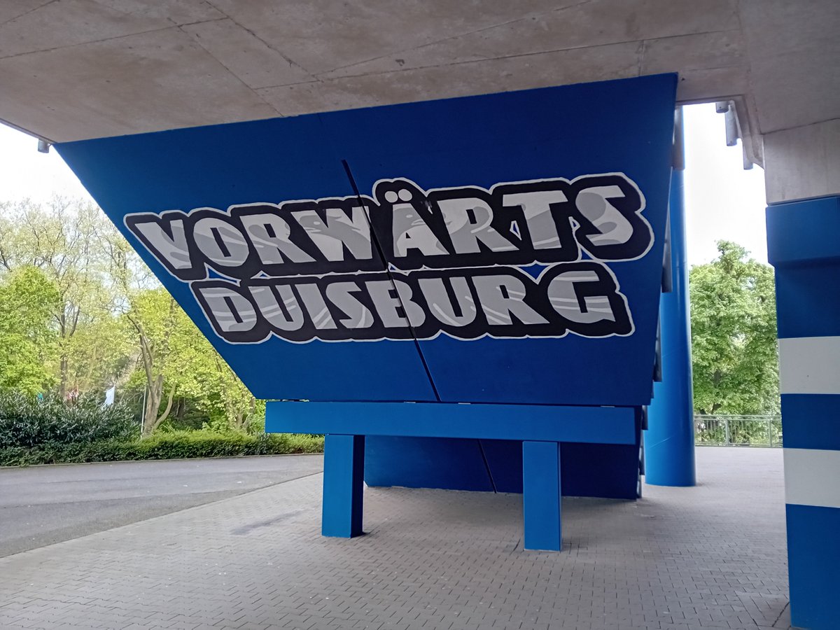 AWilsonmhealth's tweet photo. First visit to MSV Duisburg. Loved it!
GK 24 Braune our m.o.m.
Fab stadium, great fans and a 3-1 win
#sheffieldissuper on tour
#3liga #MSVSVS #Germany #bundesliga https://t.co/MrFGez4coS