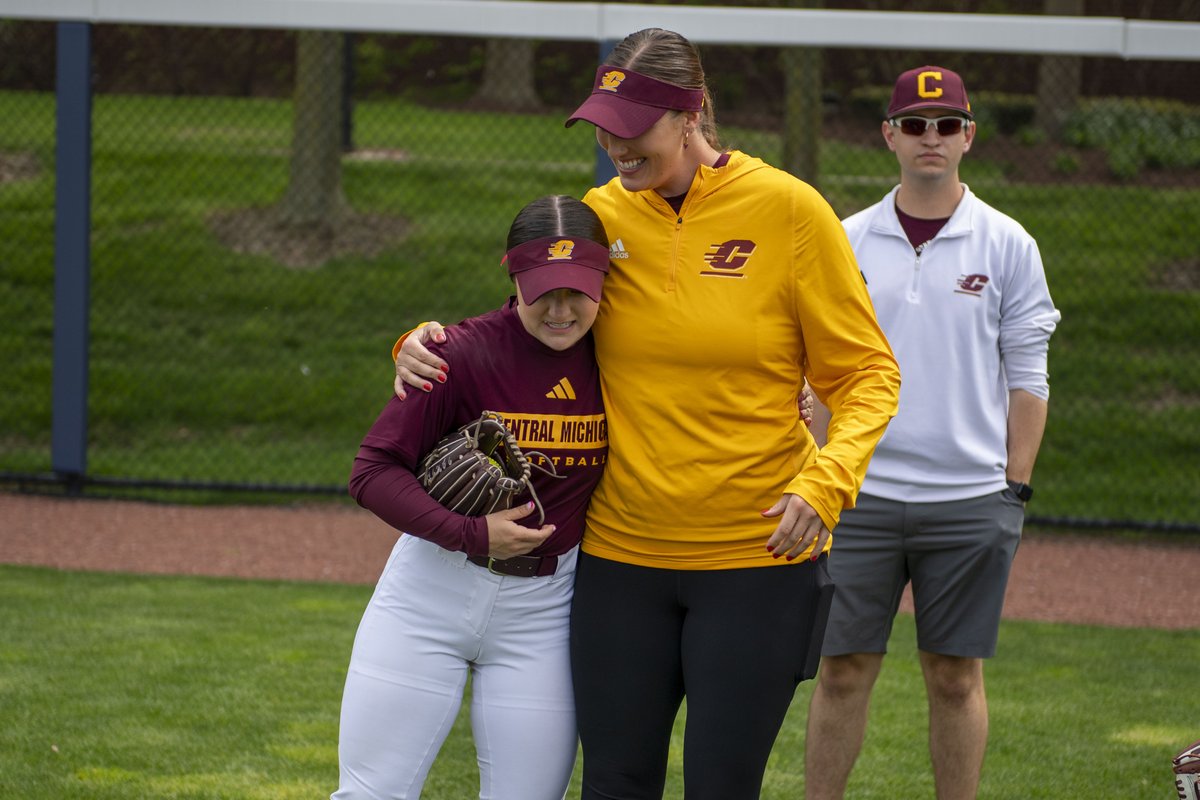 Pre game through the lens of Faith Callahan 🥳 #FireUpChips🔥⬆️🥎