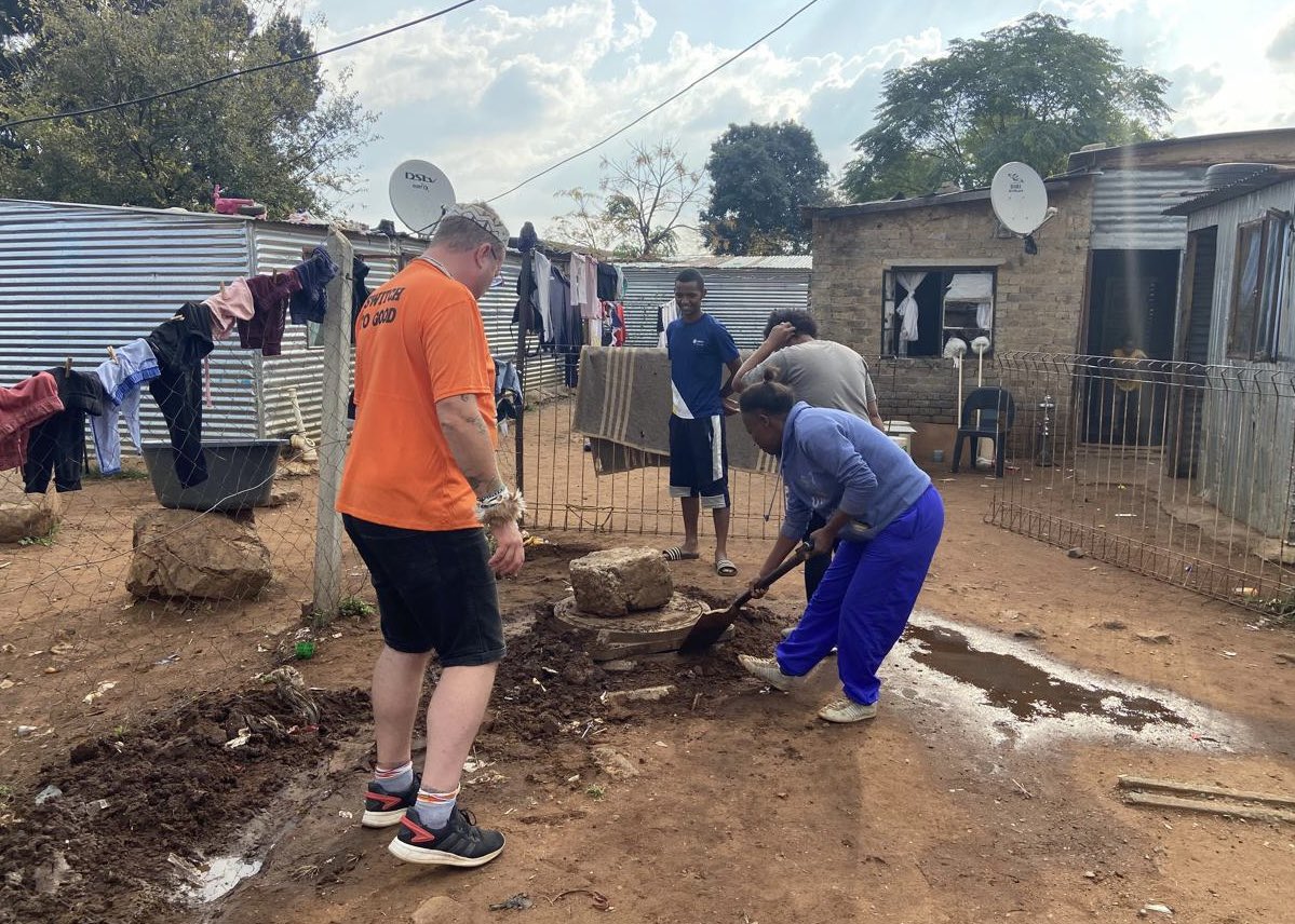 🗳️ GOOD National Chairperson, @MattCook4GOOD, conducting house visits as part of our campaign in Klipspruit today. Gauteng has experienced a taste of both ANC and DA governments. This year is the time voters can try something new. Vote GOOD on 29 May to #StopTheSuffering