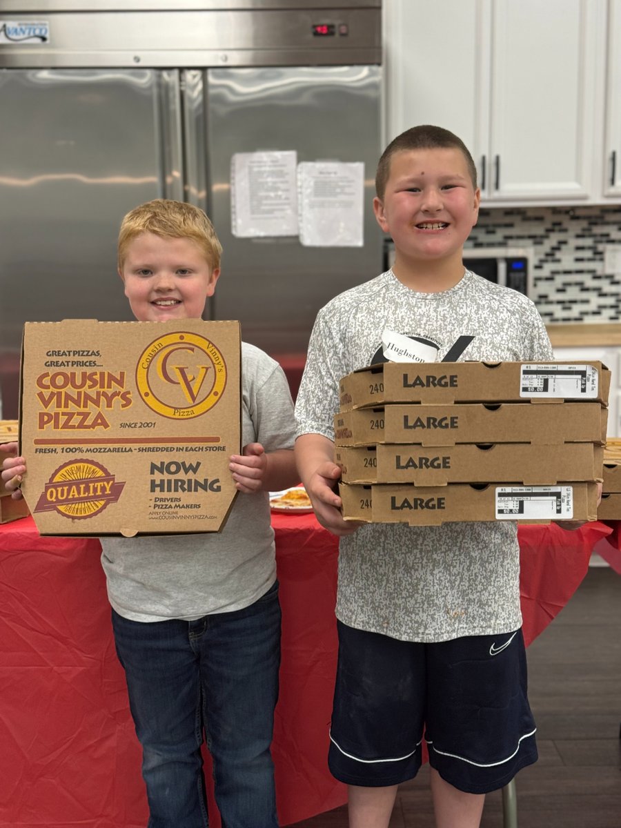 AMSParts's tweet photo. Shout out to @CousinVinnys937 for some delicious pizza during our field trip with the kids yesterday! 🍕
#community #construction #adoptaclass https://t.co/jCxbvCsZh8