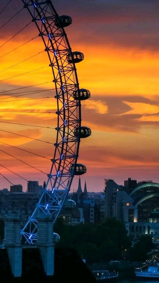 sunset and ferris wheel 🎡💗