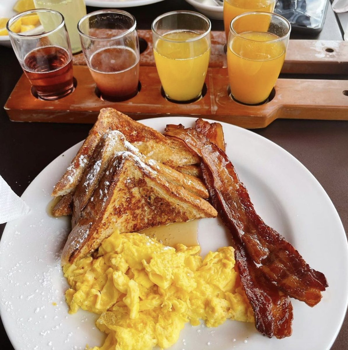 FamousToastery_'s tweet photo. Making the moment count, one brunch at a time! Here's to delicious food and unforgettable memories π³βοΈ#famouslyfresh https://t.co/D3WPVsFsd9