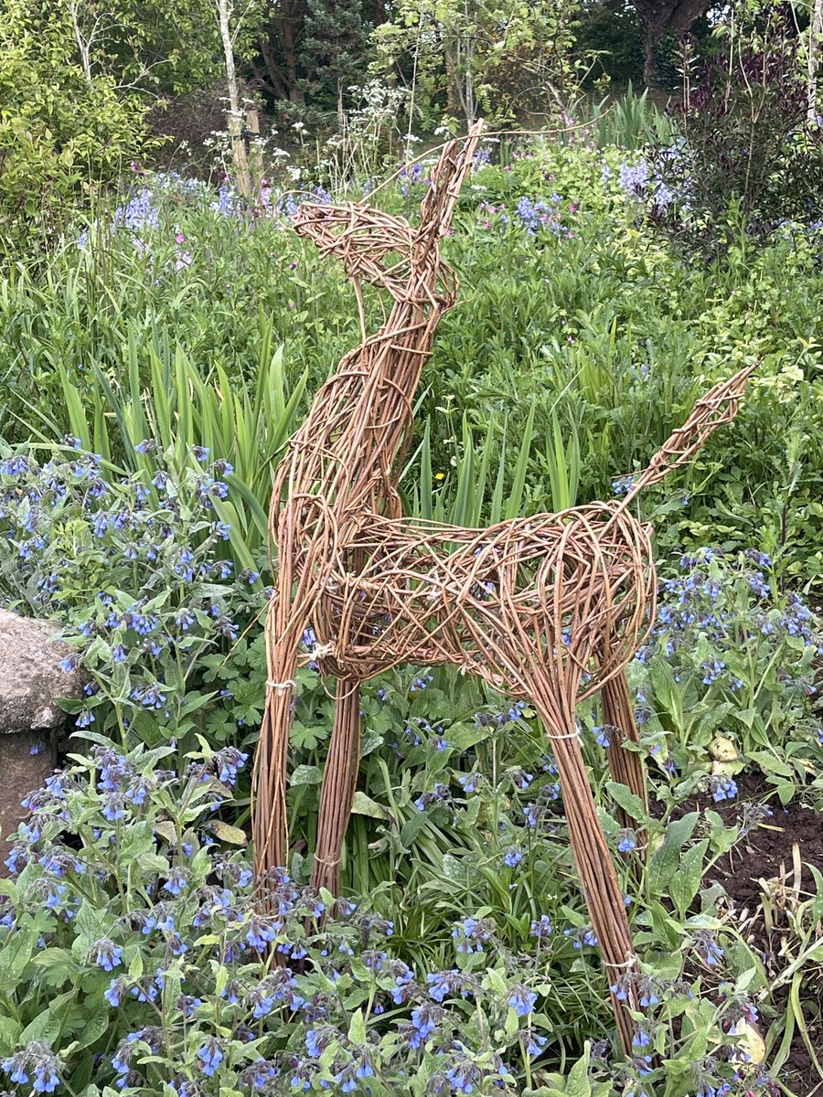 Made this out of willow. Quite pleased. 

Big Deer Energy