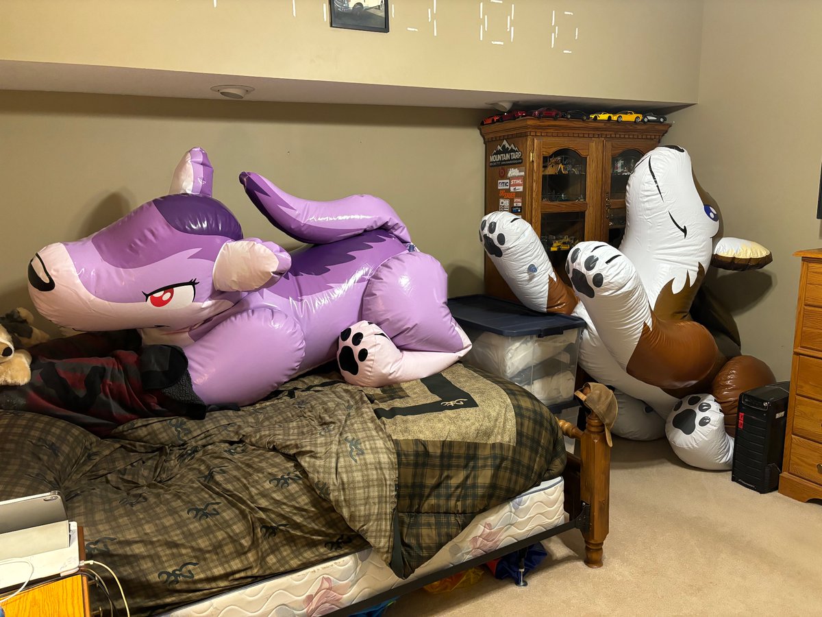 Happy #squeakysaturday from my happy wuffs
