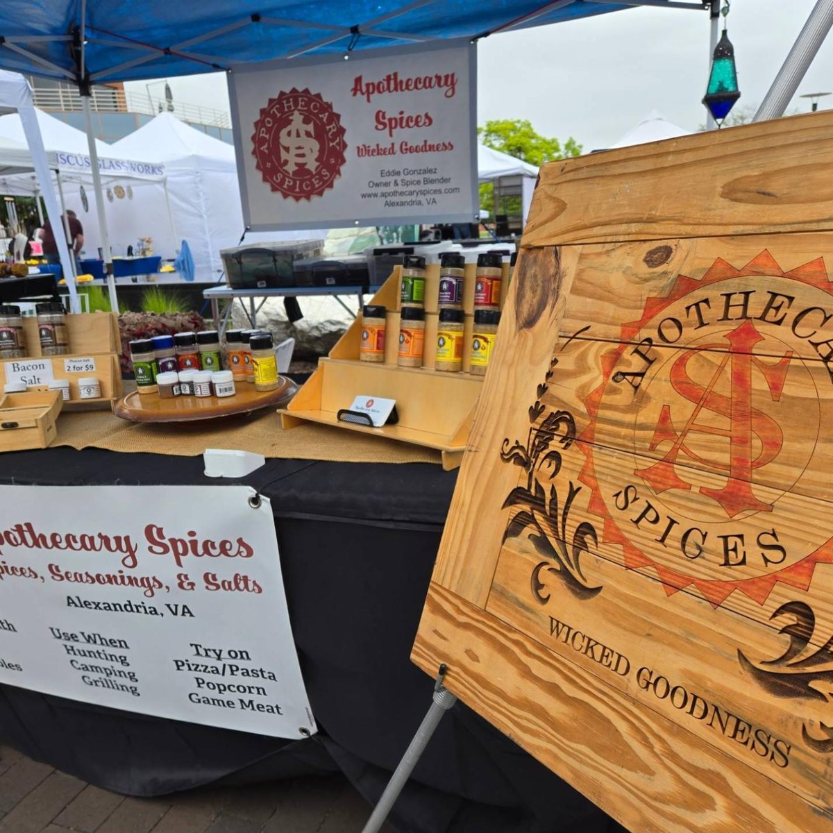 apothecaryspice's tweet photo. Visit Apothecary Spices at Party for the Arts today until 7pm, 11 Canal Center Plaza, Old Town North, Alexandria. Live music, kid activities, and food trucks by @rocklandsbbq & @ScuttlebuttB Bakeshop. Come on out.
#WickedGoodness #spices #MadeInALX #shoplocal #localasheck #ALX https://t.co/cvupdyW5NU