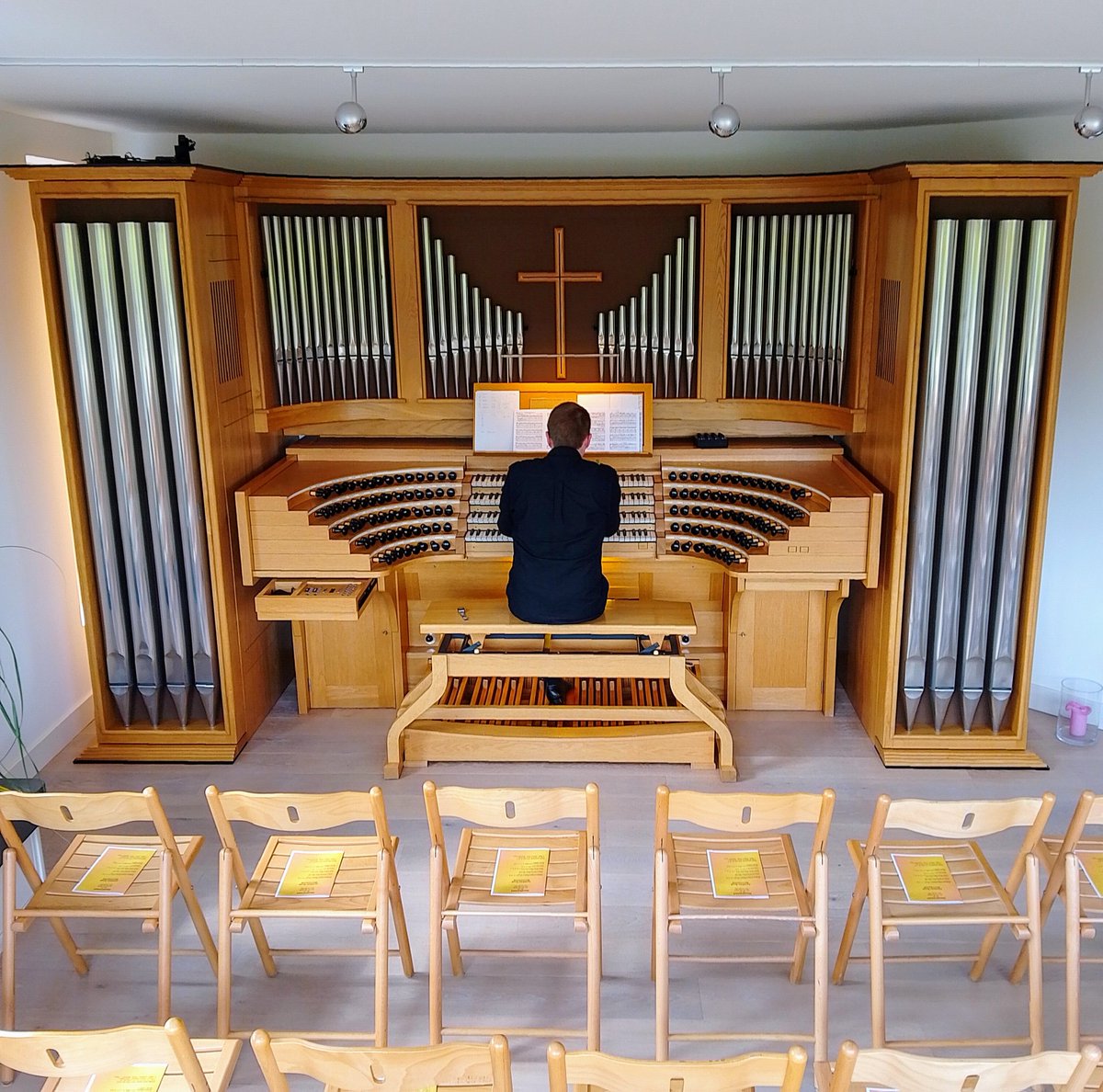 The front row of the audience has a great view tonight for Jonathan's concert on this amazing organ in a house!!! Looking forward to performing a Hausorgelkonzert! will definitely be a full house!!!