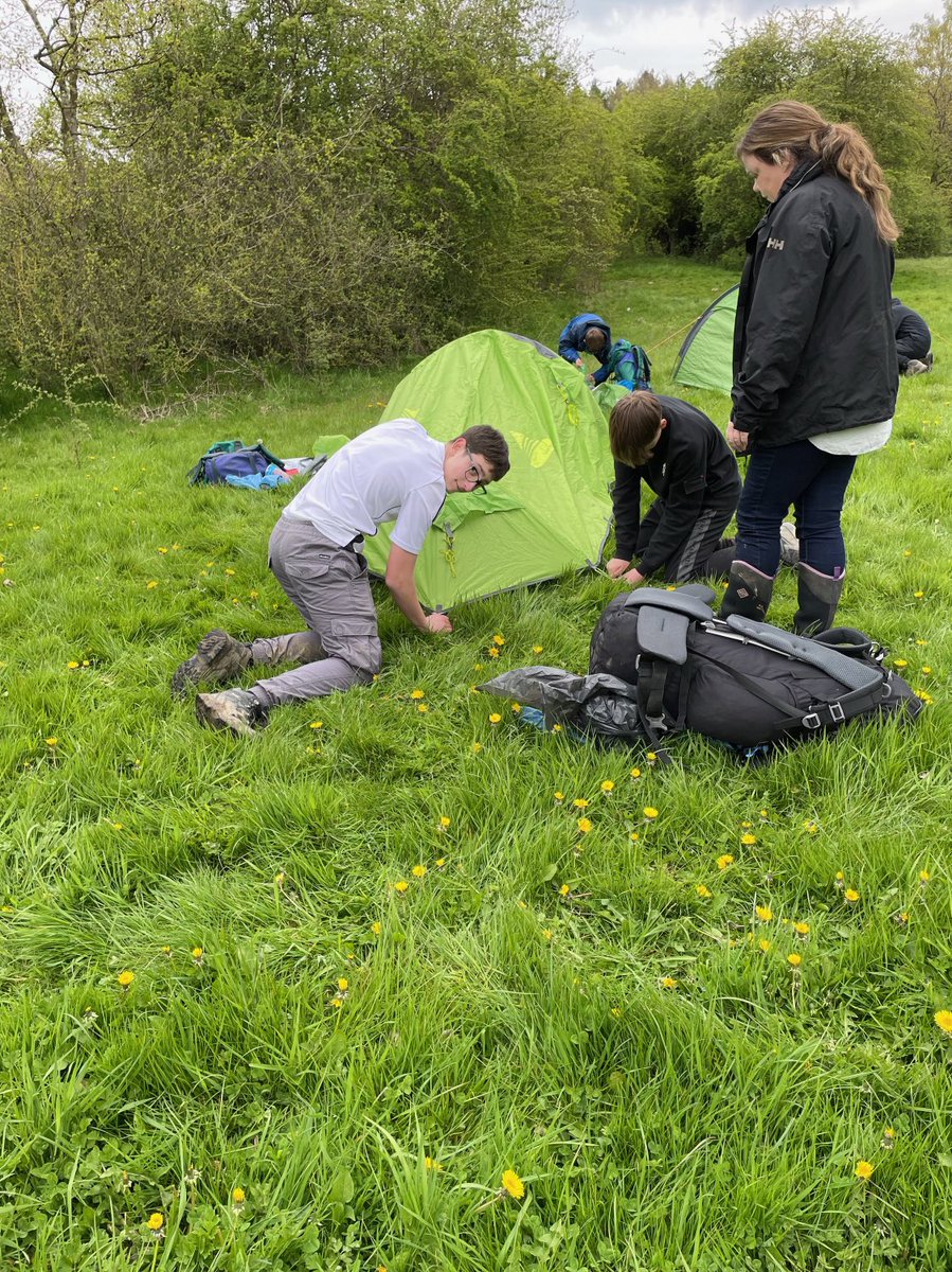 CroftonAcademy's tweet image. The tents are nearly up! ⁦@croftonacademy⁩ #DofE participants on their Bronze expedition #WeAreCrofton #BuildingCharacter