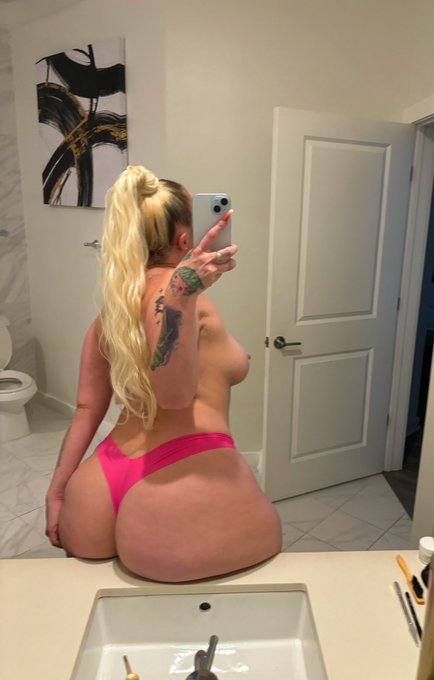 Wanna fuck?? https://t.co/urfhm8uMGM