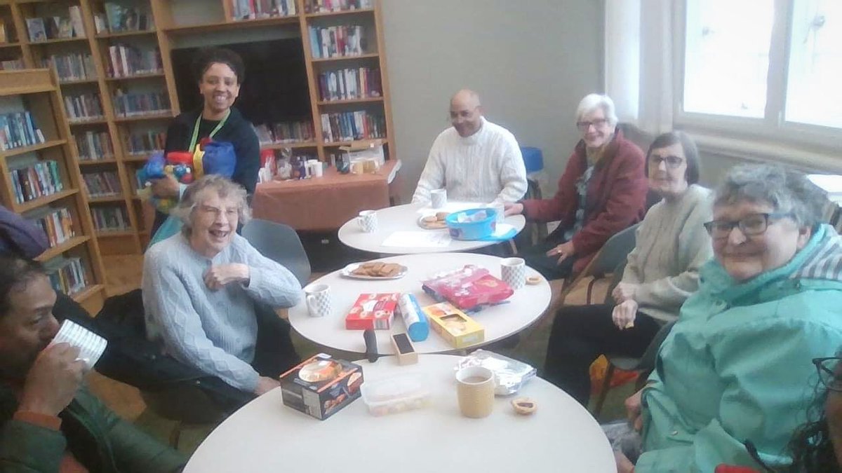 We had a great time at #PlumsteadLibrary’s #CoffeeMorning last week, celebrating Joan’s birthday! 🎁☕️ Join us every Wednesday at 10am-12pm for free hot drinks, biscuits + friendly company! 🍪 #LoveYourLibrary