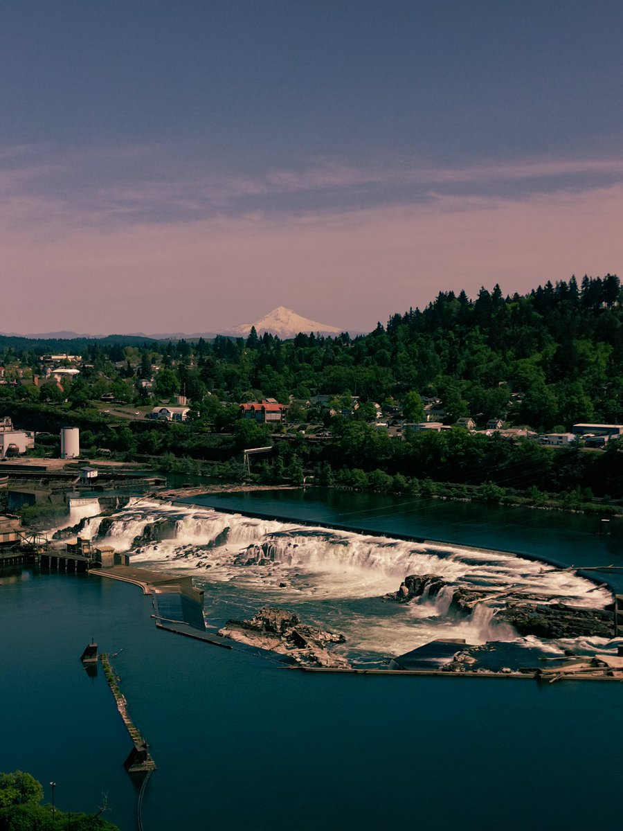 Last week I stopped by the view point on I205 N + captured this photo w/ my drone. With a bit editing, here are the results. This is Willamette’s Falls. Mt. Hood in the background. #oregon #mthood #waterfalls #photoediting #drone #PDX #portlandoregon #photographer