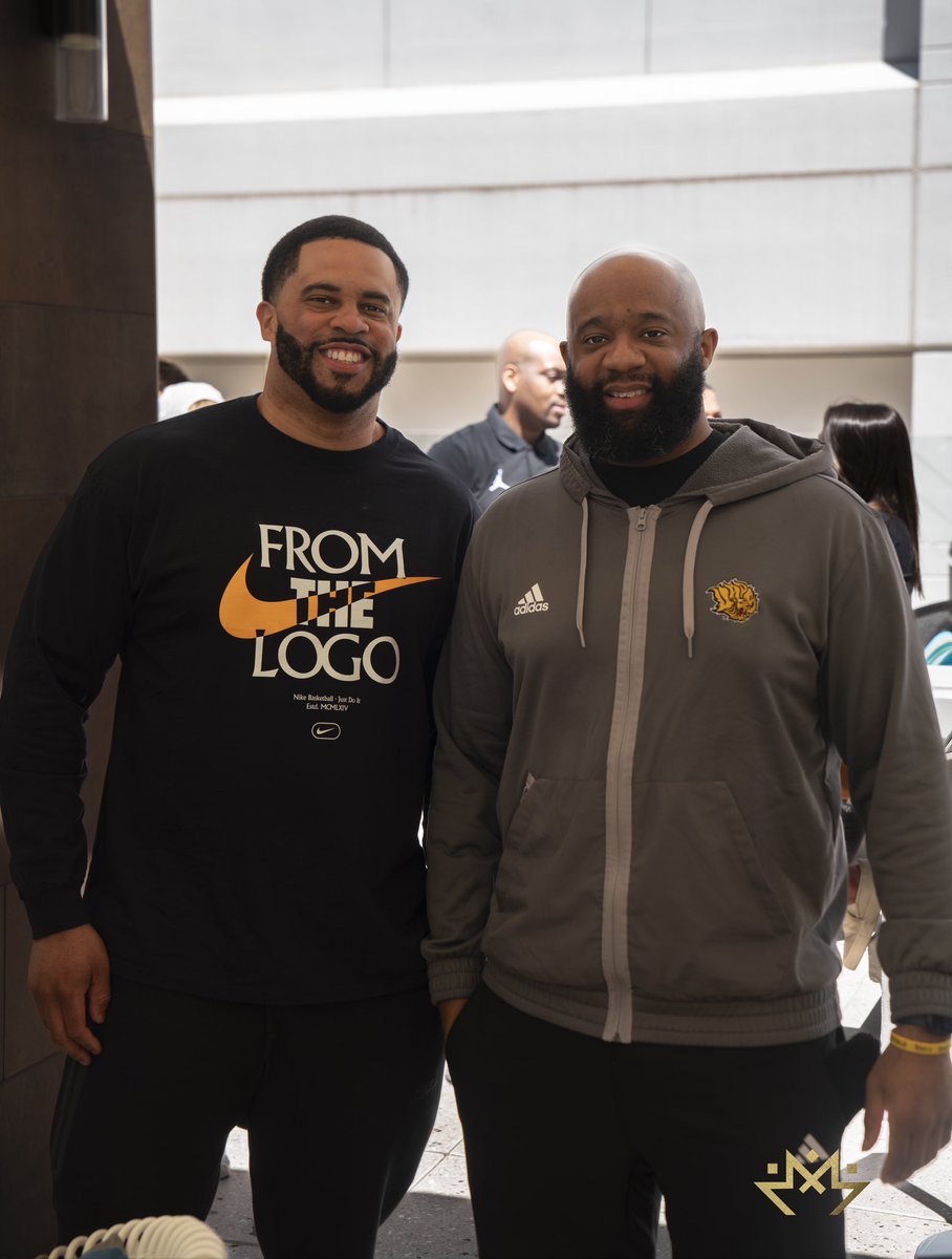 ROOTSest2022's tweet image. Would like to thank our grassroots family, Shun Williams, @OntheRadarHoops , for stopping by our Social. #growingTogether🌳
📸 @ElleMphotos