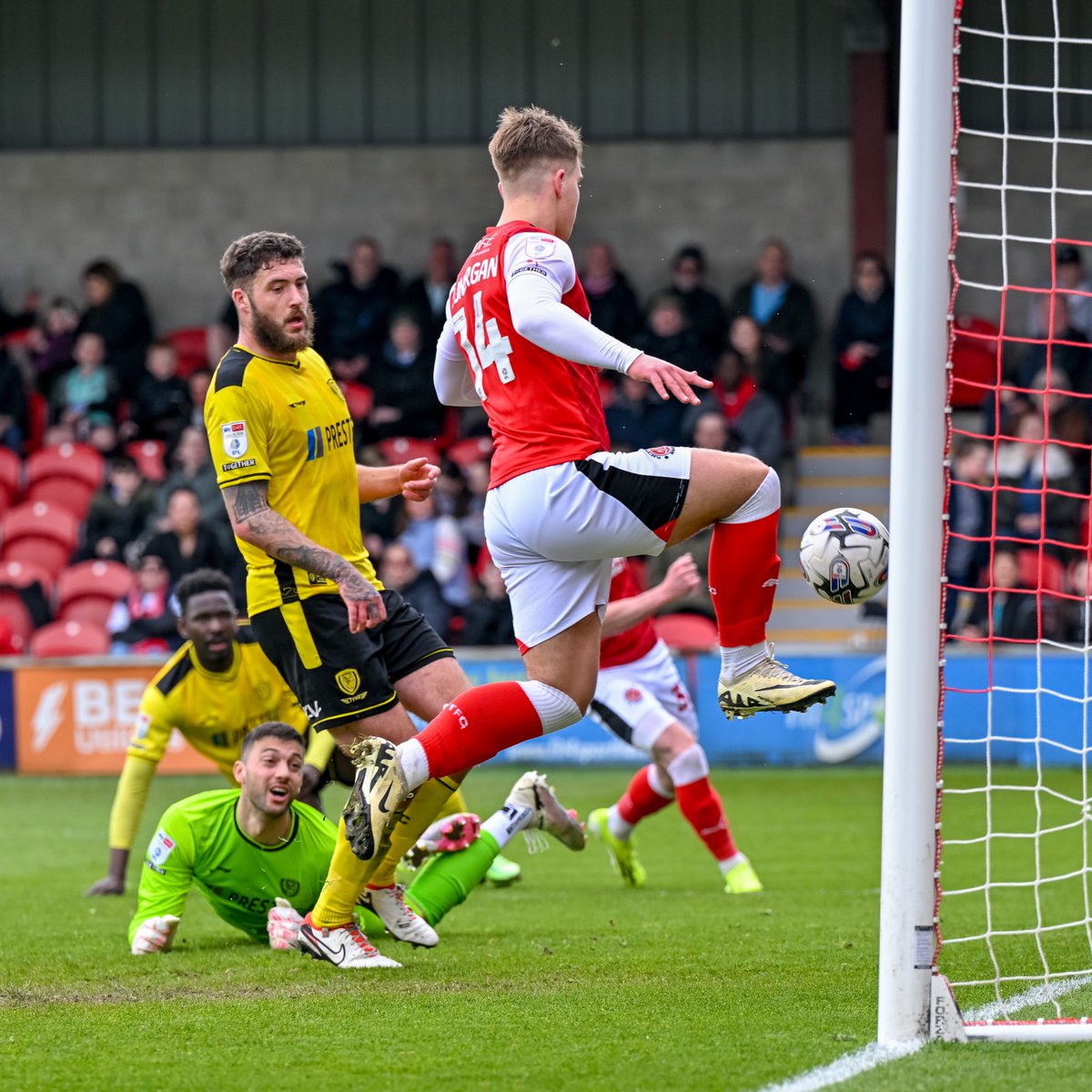Good morning to the Cod Army! 👋 We've been thinking...did Tommy Lonergan get a touch on the ball before it went over the line? Let us know below ⤵️ #OnwardTogether