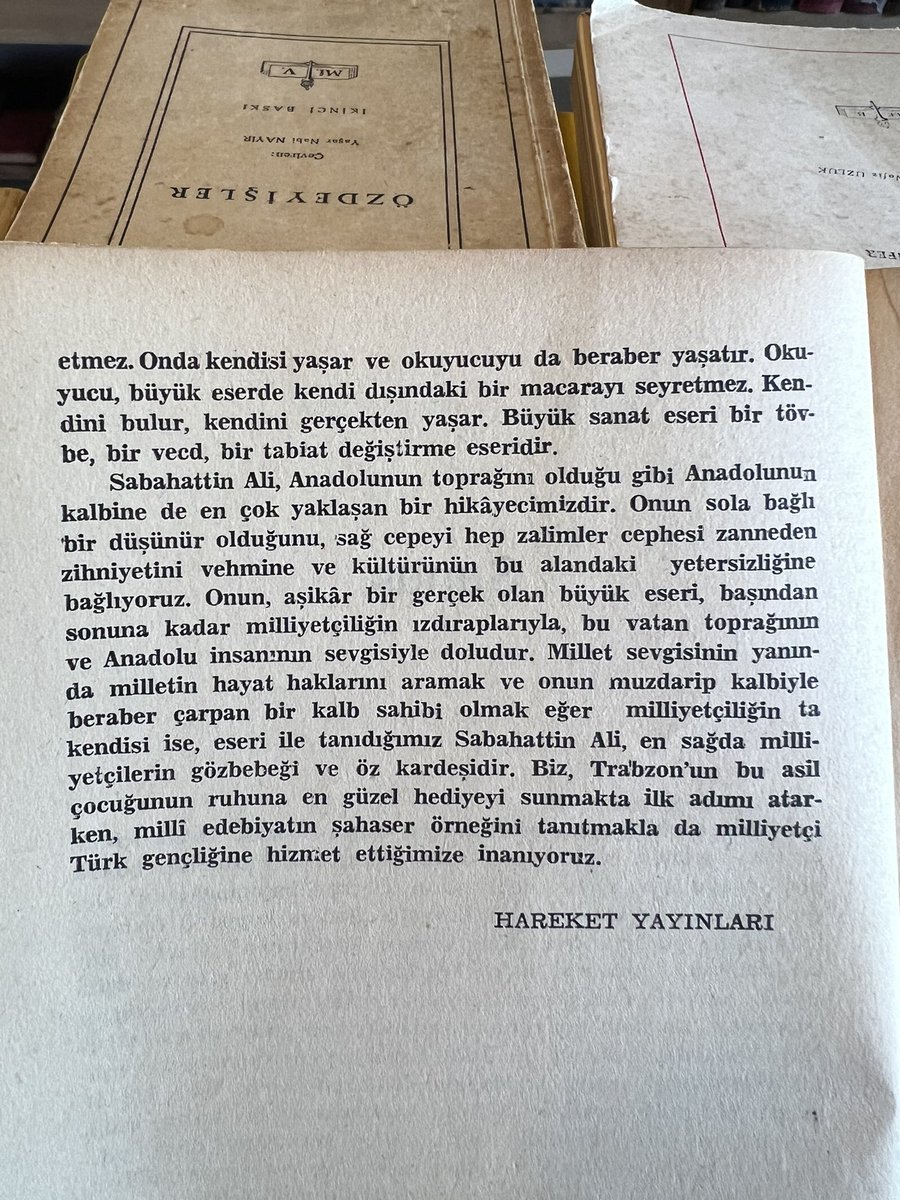 'Millet sevgisinin yanında milletin hayat haklarını aramak ve onun muzdarip kalbiyle beraber çarpan bir kalp sahibi olmak eğer milliyetçiliğin ta kendisi ise eseri ile tanıdığımız Sabahattin Ali, en sağda milliyetçilerin gözbebeği ve öz kardeşidir.' 📚📖🖋️🌹