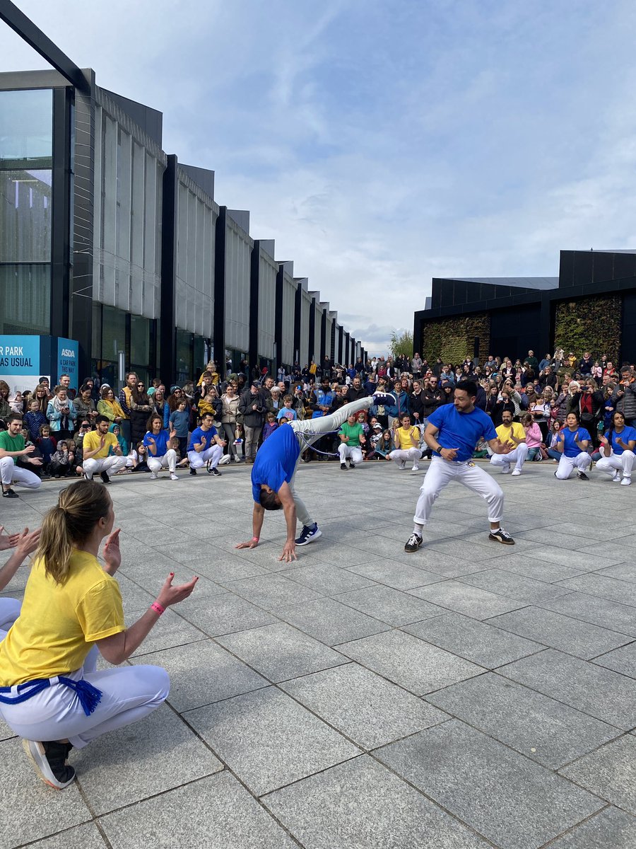Packed crowd and sunshine for capoeira at Baron’s Quay Square.

Three groups from Chester, Birmingham and Liverpool performing

@nownorthwich #NN24