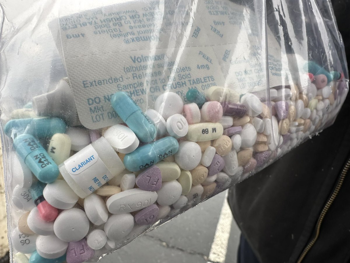 Today is #NationalDrugTakebackDay. This is a great opportunity to clean out your medicine cabinets and get rid of your unused and expired prescription drugs. You can drop them off at the #DCSO Highlands Ranch substation from 10 AM to 2 PM today.