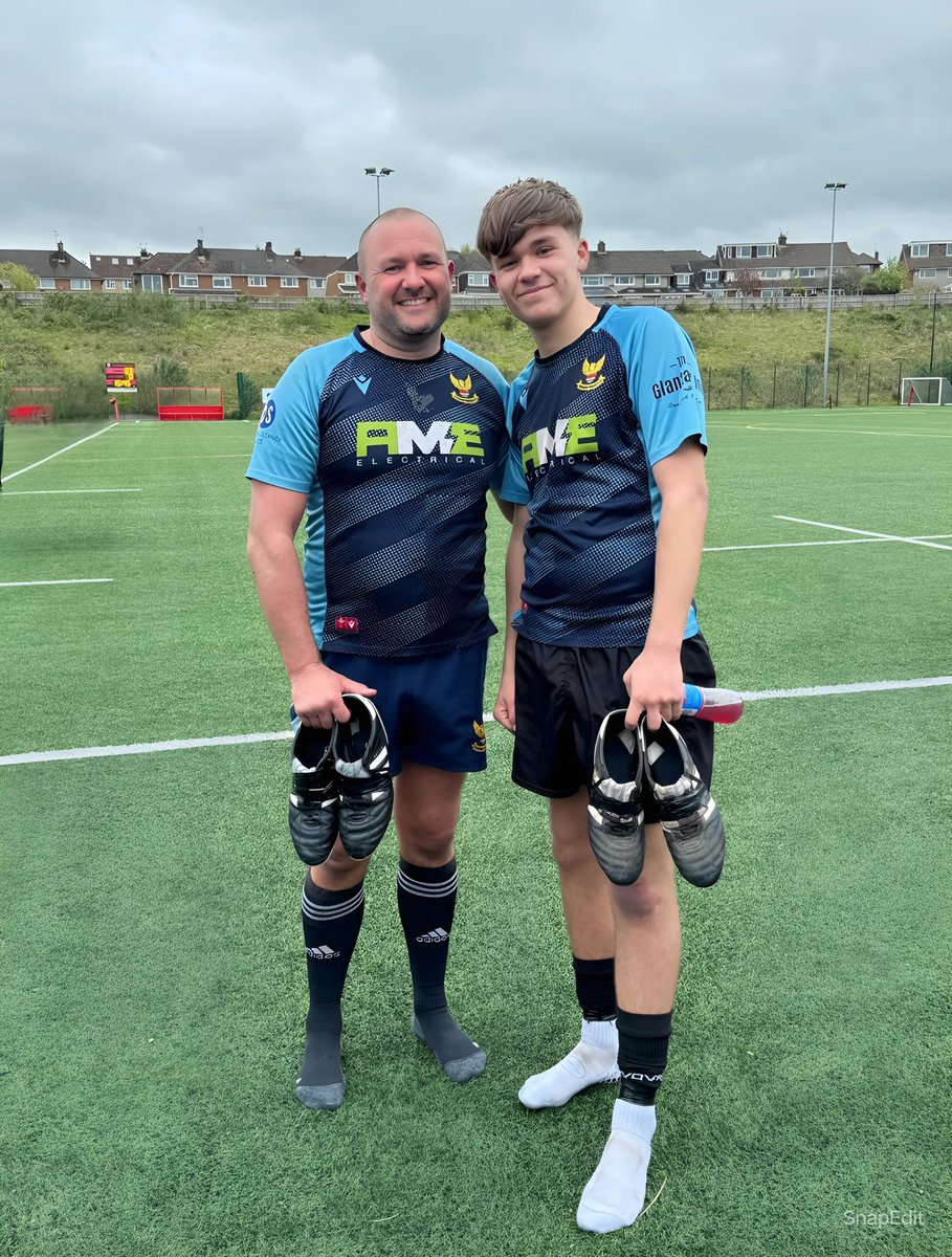 The boy wanted to have a game with me today, his first senior rugby game at No.10 and I became a Grampi recently so wasn’t expecting a full outing at 7 on a 4g 🤣 Anyhow I loved it to be fair!! @TrePhoenixSnrs v @LlanishenRFC