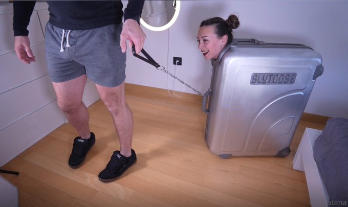 1 pic. You will never travel alone again - SlutCase. https://t.co/upFnOPJbwt