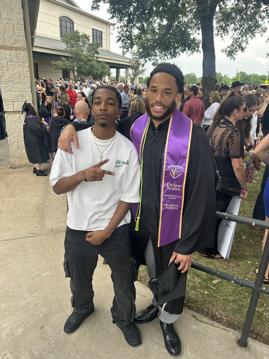 I kno Coach Scales smilin down… 🤞🏾 Congrats my brother @TheDyl2n #JJJ we did it 🙏🏾