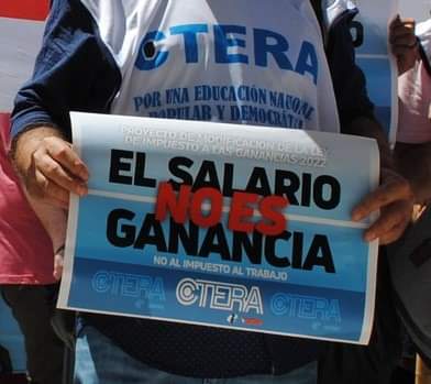 cteracta's tweet photo. CTERA como parte de la Mesa Intersindical #ElSalarioNoEsGanancia reclama a lxs legisladorxs nacionales que no aprueben en el Congreso de la Nación la norma que vuelve a castigar a lxs trabajadorxs con este impuesto que socava nuestros salarios.
¡ No al impuesto a las Ganancias ! https://t.co/cZzyAboLo0