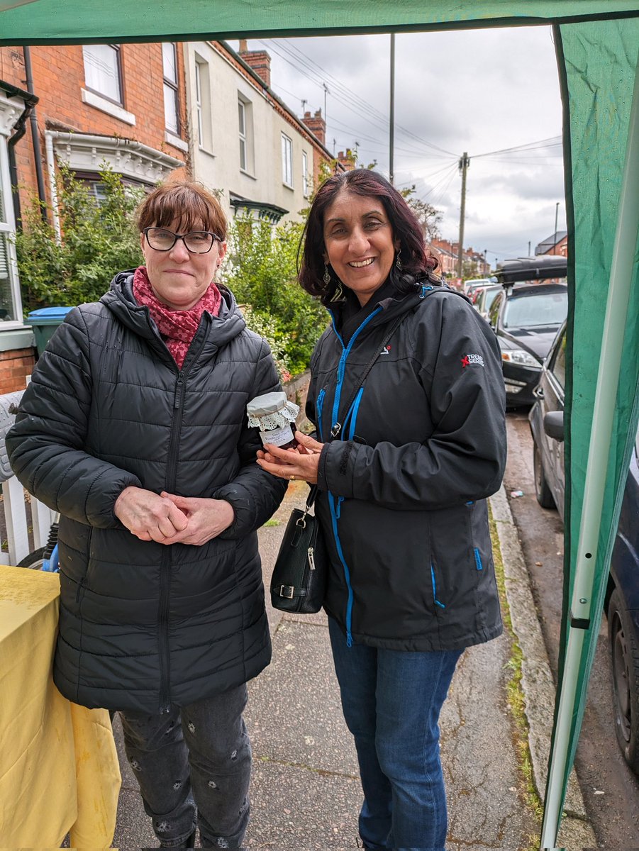 Great to be able to visit South Earlsdon Neighbours Association SENA street sale today. Tried to dodge the rain ☔ but didn't quite manage it. Looking forward to blackcurrant jam. Cookies were delicious. Thanks Zita.