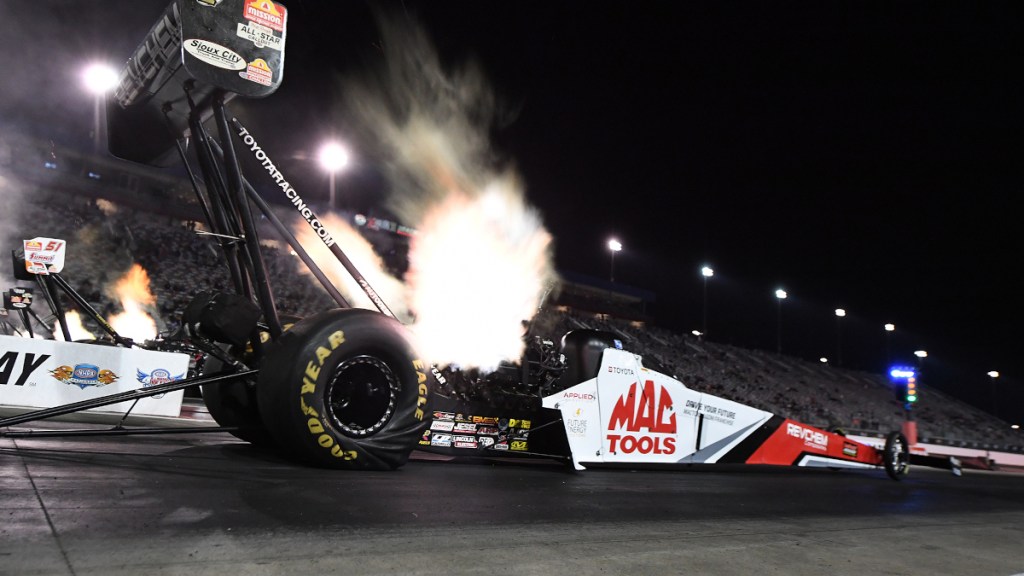 #NHRA #Charlotte Kalitta takes second No. 1 on the trot at Charlotte 4-Wide dlvr.it/T666By