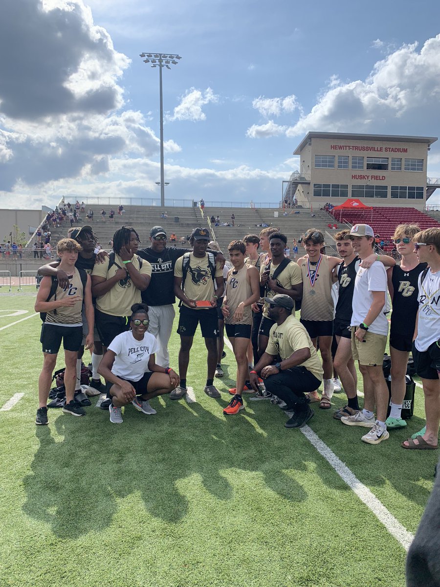 Boys team 6A SECTION 2 BOYS RUNNER 🏆So proud of the Boys &amp; Girls team and how they competed this weekend!!!