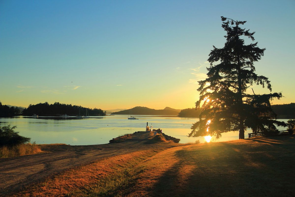 CanBoatNSavoir's tweet image. 💙 A Coast Worth Protecting - Supporting and preserving BC’s coasts and marine parks. Learn more from @PacificYathing 👉  buff.ly/49SgWzn
#boatingbc #outdoors