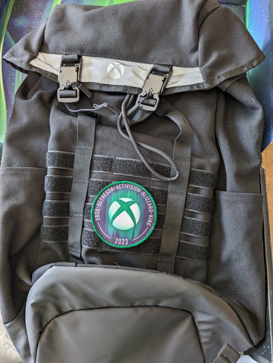 fumanstan's tweet photo. We registered for these things at the end of last year and they're finally arriving. One ends up with a lot of backpacks working in gaming and tech, but the Xbox touches on this one is kinda cool.
#blizzlife x #xboxlife? https://t.co/tKJK1NDRAk