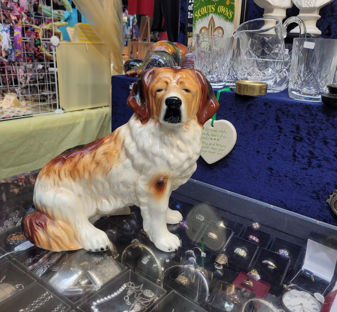 We love this cutie! He was our guard dog on the Collectable Curios stalls today! 

info@collectablecurios.co.uk

#MansBestFriend #Dogs #CeramicDog #Collector #Antiquing #ShopVintage #Home #ShopLocal #SupportLocal #StGeorgesBelfast #StGeorgesMarket #StGeorgesMarketBelfast #Market