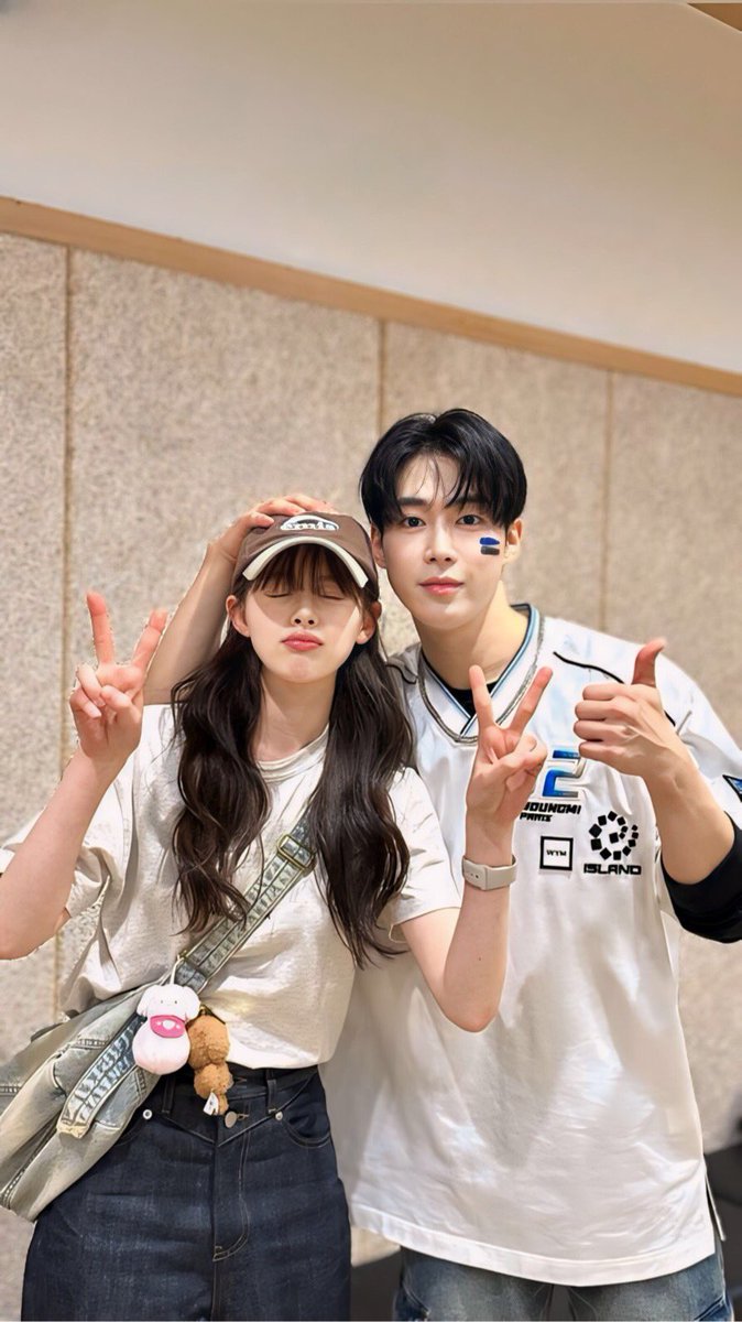 GirlLonelySoulx's tweet photo. 240427 swaxwa Instagram story ver. Clear 💕
DAWON FANMEETING CHEMISTRY
#케미스트리 #Chemistry #DAWON #다원 #이다원 #SF9 #에스에프나인 @SF9official #파트타임멜로 #PartTimeMello https://t.co/GTdjSxfOiU