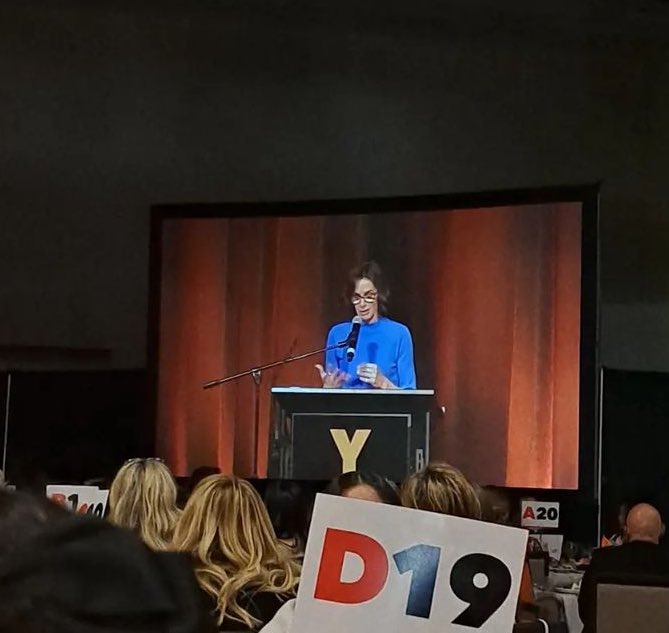 missionechs's tweet photo. MECHS VGirls attended the YWCA Women’s Luncheon meeting women from a variety of fields in El Paso &amp; beyond and were able to hear from journalist Elizabeth Vargas. @Contreras_MECHS #PhoenixFamily #TeamSISD https://t.co/6TsI1Mbavn