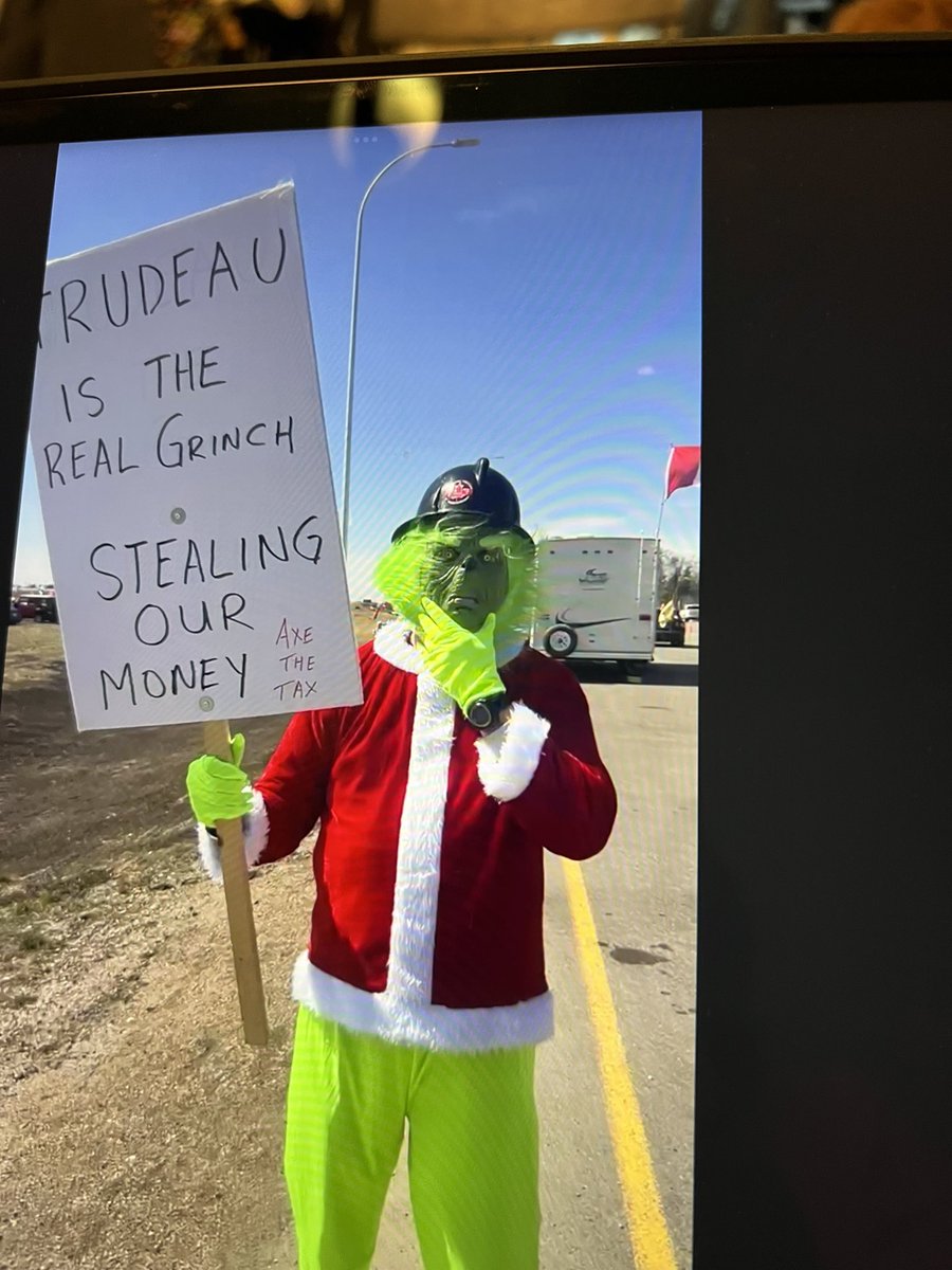 the grinch showing up via Freedom George’s live #AxeTheTax #CarbonTaxProtest #convoywatch #freedonconvoy #FreedomFighter