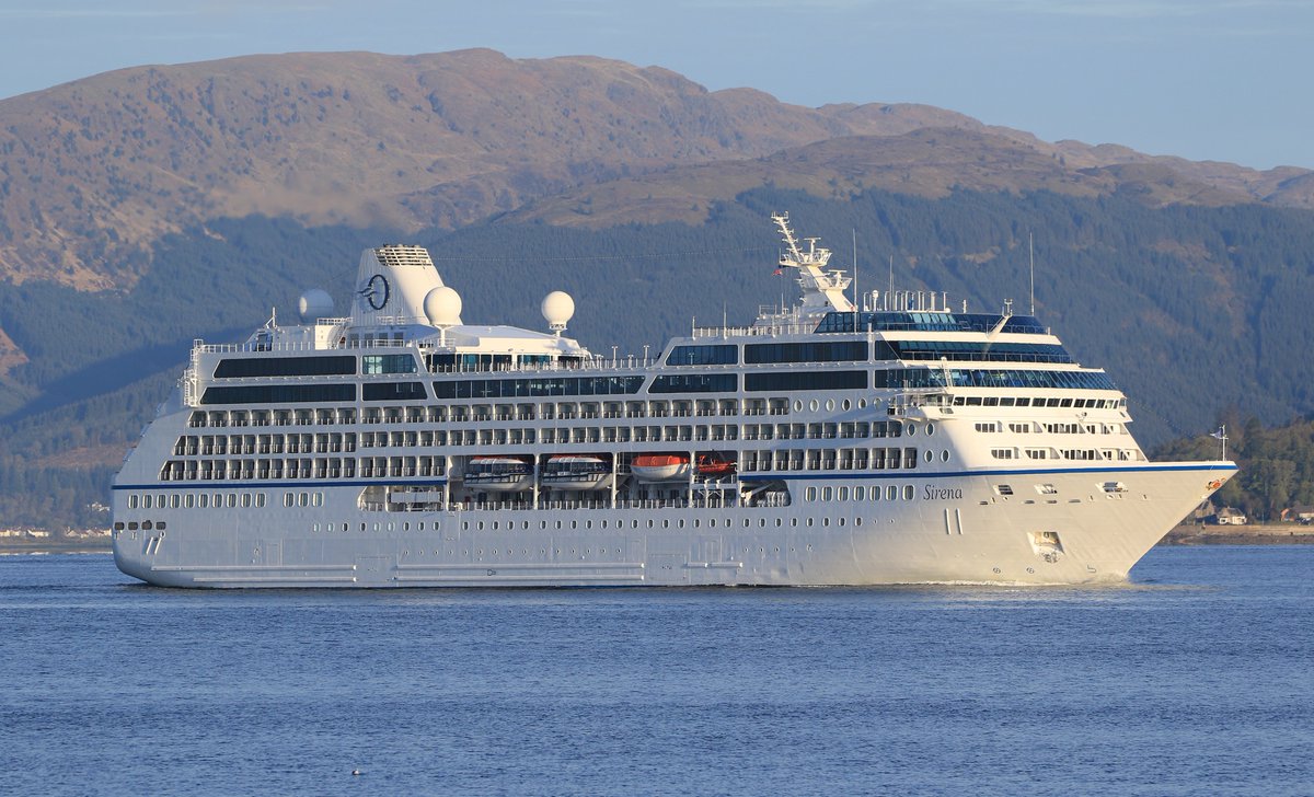 Sirena passing Gourock this morning inbound for Greenock Ocean Terminal from Stornoway Isle of Lewis #Shipping #cruiseships