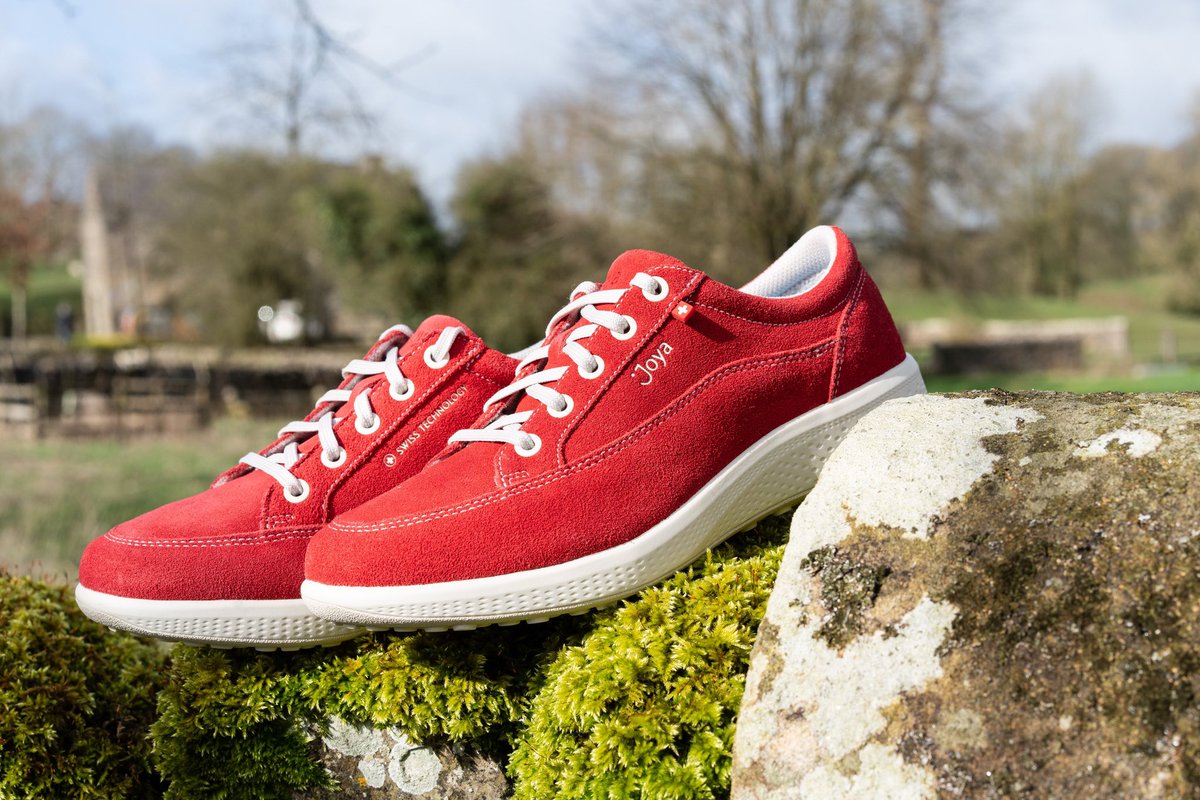 _fitright's tweet photo. Did you know that rocker soled shoes can help relieve painful foot problems such as plantar fasciitis, Morton’s neuroma, arthritis &amp; bunions? We stock a range of brands that include a selection of rocker soled shoes. Book now at Clitheroe 01200 425399 or Harrogate 01423 561172 https://t.co/d6vcHuK6Mn