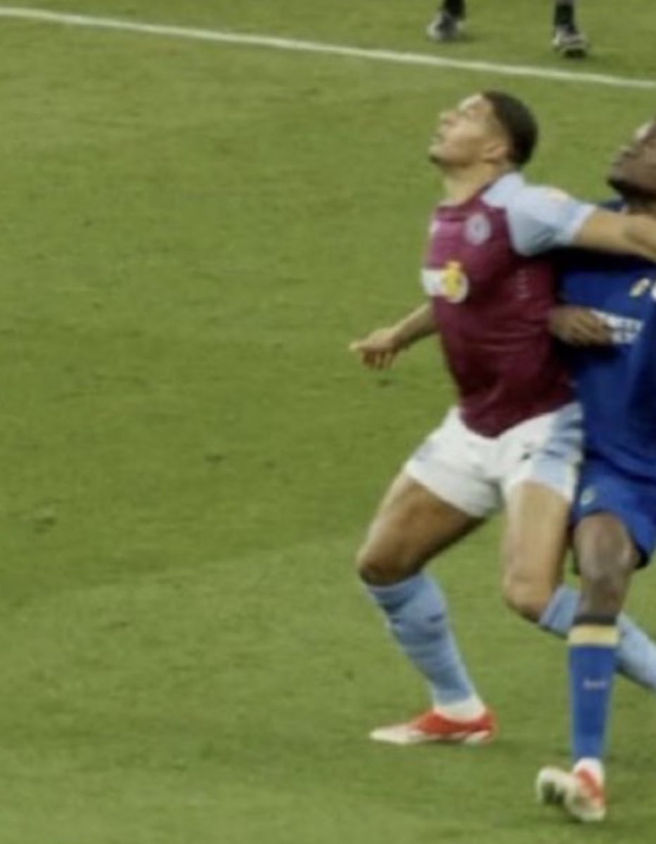 paddypower's tweet image. Foul v Not a foul