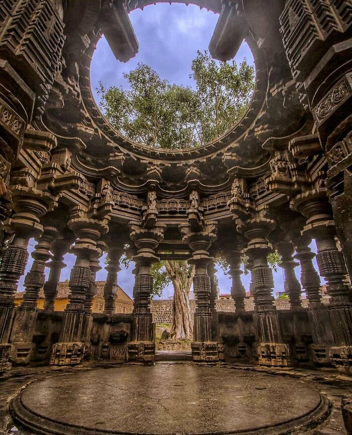 Svarga Mandap of Kopeshwar Temple, Maharashtra

Built in early 12th century by Shilahara King Gandaraditya. 

This was built in such a way that moon can be seen from this opening on Kartik Purnima night.