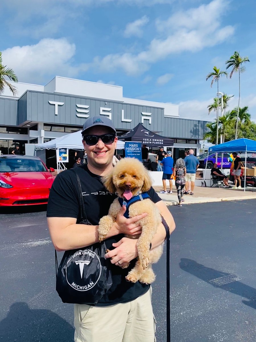 TwixDaPoodle's tweet photo. I got to meet some awesome @X #twitter @Tesla
#community #friends today @MyRadarWX @DirtyTesLa @teslaownersmi @BeardedTesla @ChrisjonesLee Thank you for your cuddles & all the support you give to our @TeslaClubSoFla EV community ๐๐ฝ๐พ๐๐ฝ๐พ๐๐#followthem
๐ธ๐ณ @TravelTeslaDad https://t.co/Bf6amXYpnY