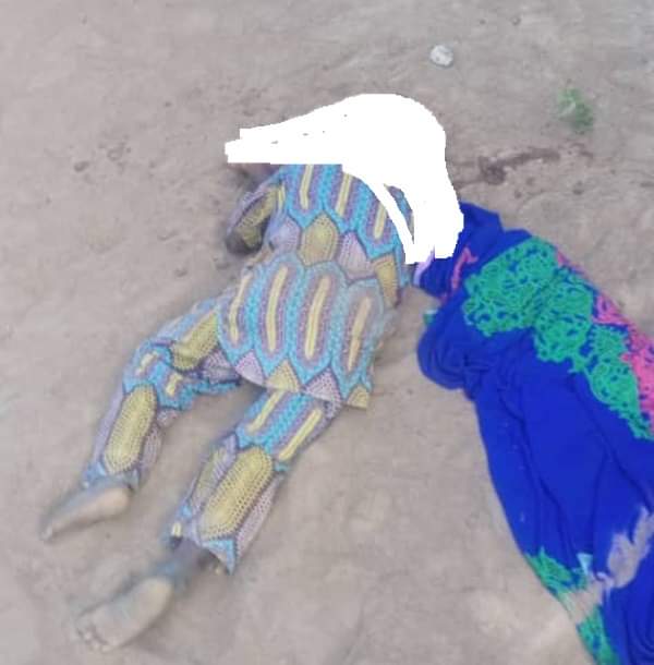 • Un jeune d’une vingtaine d’années a égorgé un enfant de trois ans à Sirikibango, un village situé à plus de 30 kilomètres de la ville de Nassian, a appris l’AIP. Ce meurtre d’une grande atrocité qui s’est produit, au moment de la prière de 13h des fidèles musulmans, a…