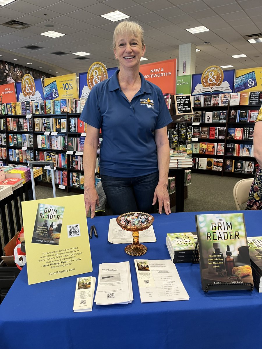 The Grim adventure continues today at the local Barnes and Noble. I’ve met several fun dogs and lots of awesome writers. #BNBUZZ #authorlife #AuthorsOfTwitter #WritingCommunity #Booksigning
