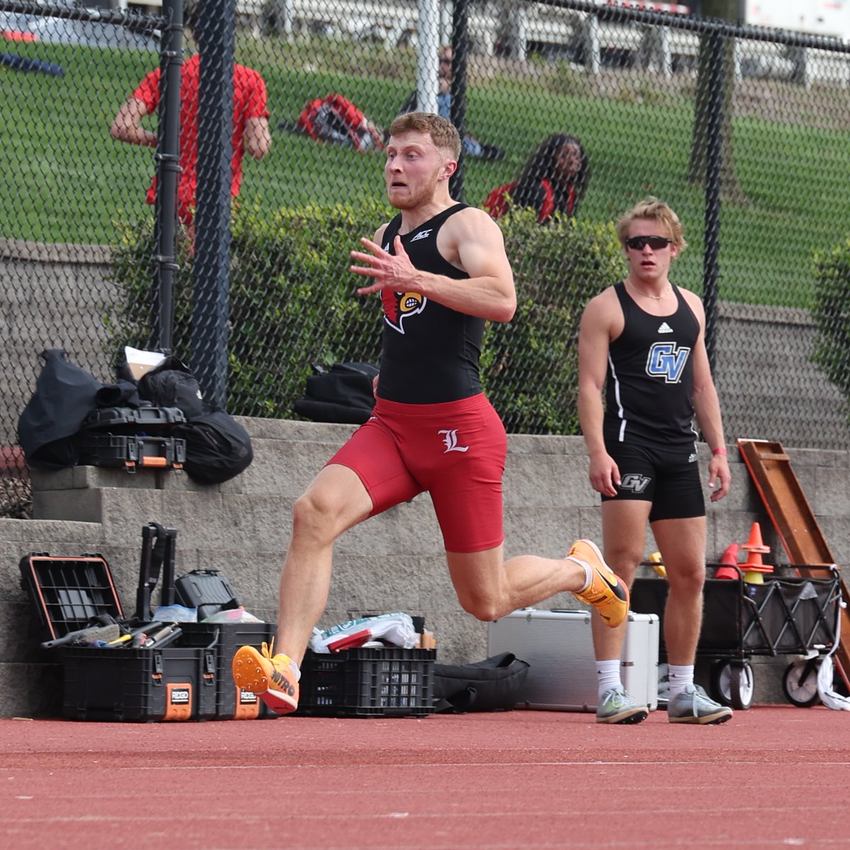 LouisvilleTFXC's tweet photo. Hey now ‼️ Jake Burkey takes third in the men's invitational long jump with a mark of 7.83m (25-8.25)!

#GoCards https://t.co/0vcPIt51AX