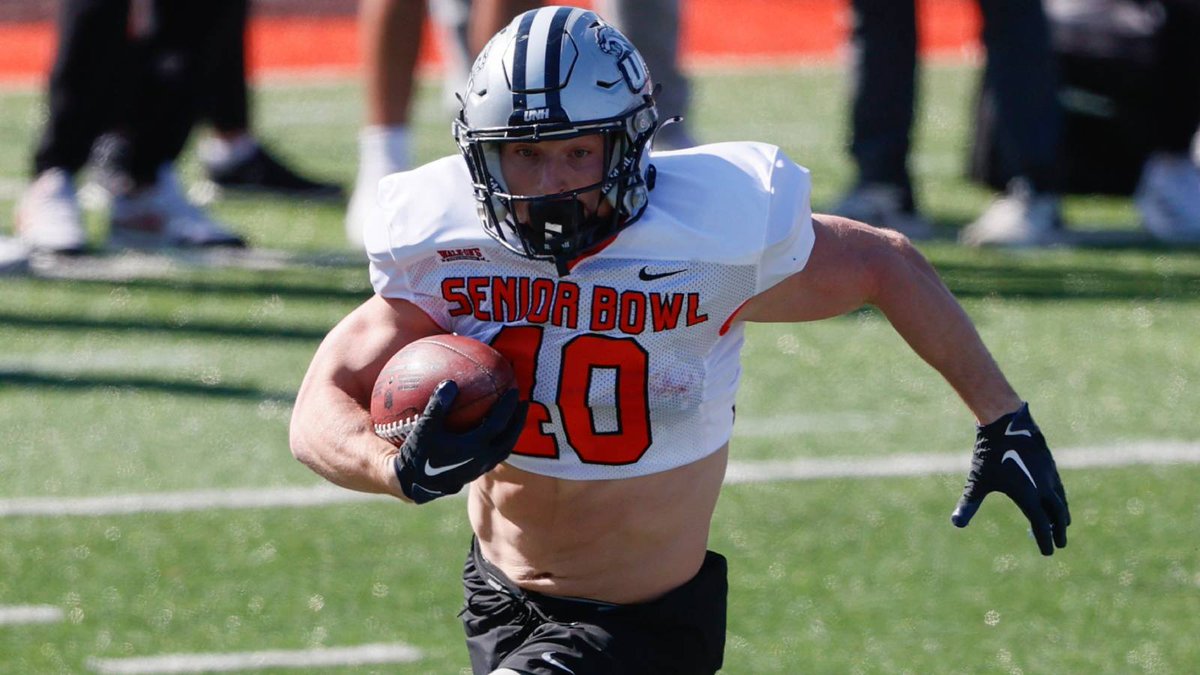 AroundTheNFL's tweet photo. Raiders select New Hampshire RB Dylan Laube with No. 208 overall pick of 2024 NFL Draft

https://t.co/ko6JxobZde https://t.co/BflAoZyKuW
