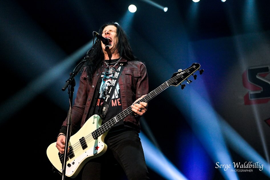 #smkc live Luxembourg 
@Slash @todddammitkerns @brentfitz @franksidoris @MylesKennedy

#Repost @sergewaldbillig
Slash featuring Myles Kennedy and the Conspirators at the Rockhal on April 26, 2024
📷 @sergewaldbillig