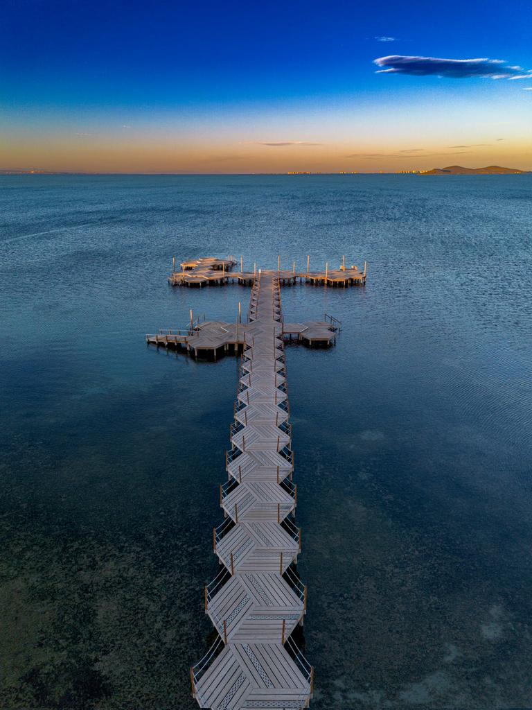 El Mar Menor es maravilloso e insuperable. No tengo muchas más fuerzas para defenderte, pero lo seguimos intentando y fotos así, como las hace Javi, dan mucha energía a los que sabemos que tu agua y entorno merece vivir para siempre, más allá del maquillaje de verano. Gracias🥰