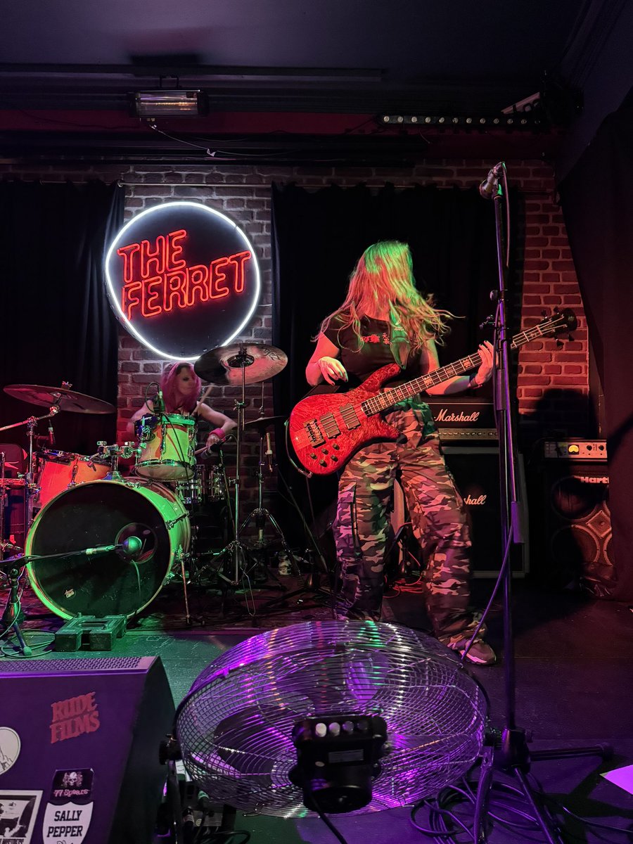thekutofficial's tweet photo. Sooo good to be back at the iconic @FerretPreston last night 💯🙏 Big up to everyone who made it so epic, including my friends surprising me from back home in Blackpool !!!! 💙💚 #madhousepromotions #sallypepper #lythium #fallennorth https://t.co/YQ7pjx8Dgn